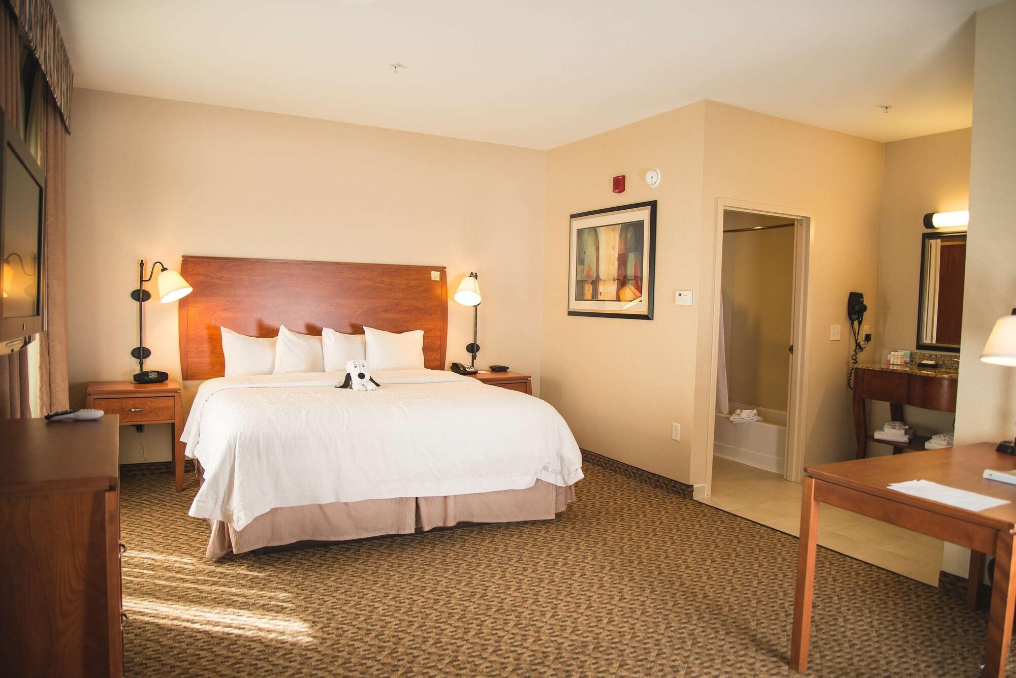 Hampton & Hotel Greeley