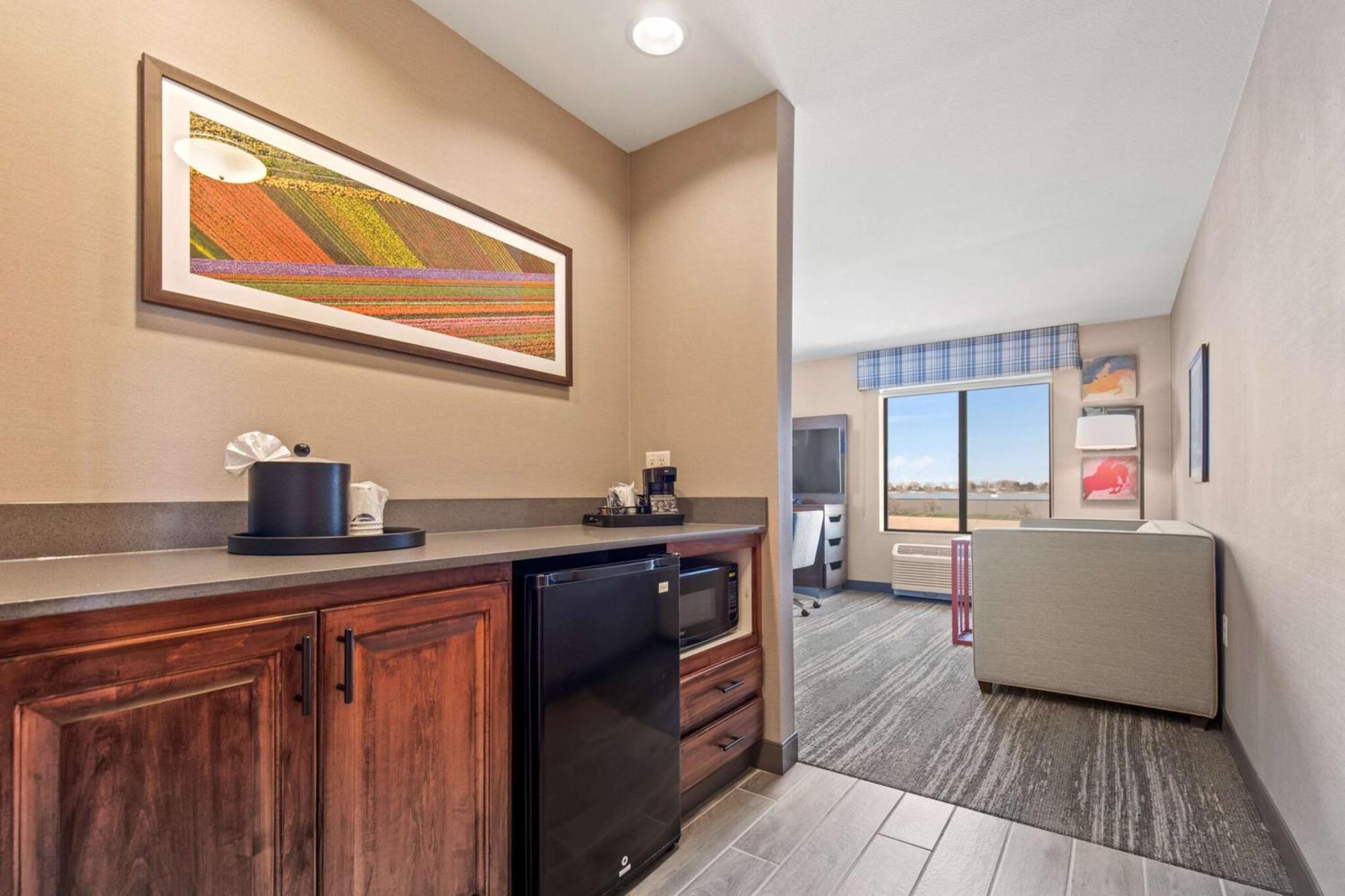 Hotel Hampton & 4*