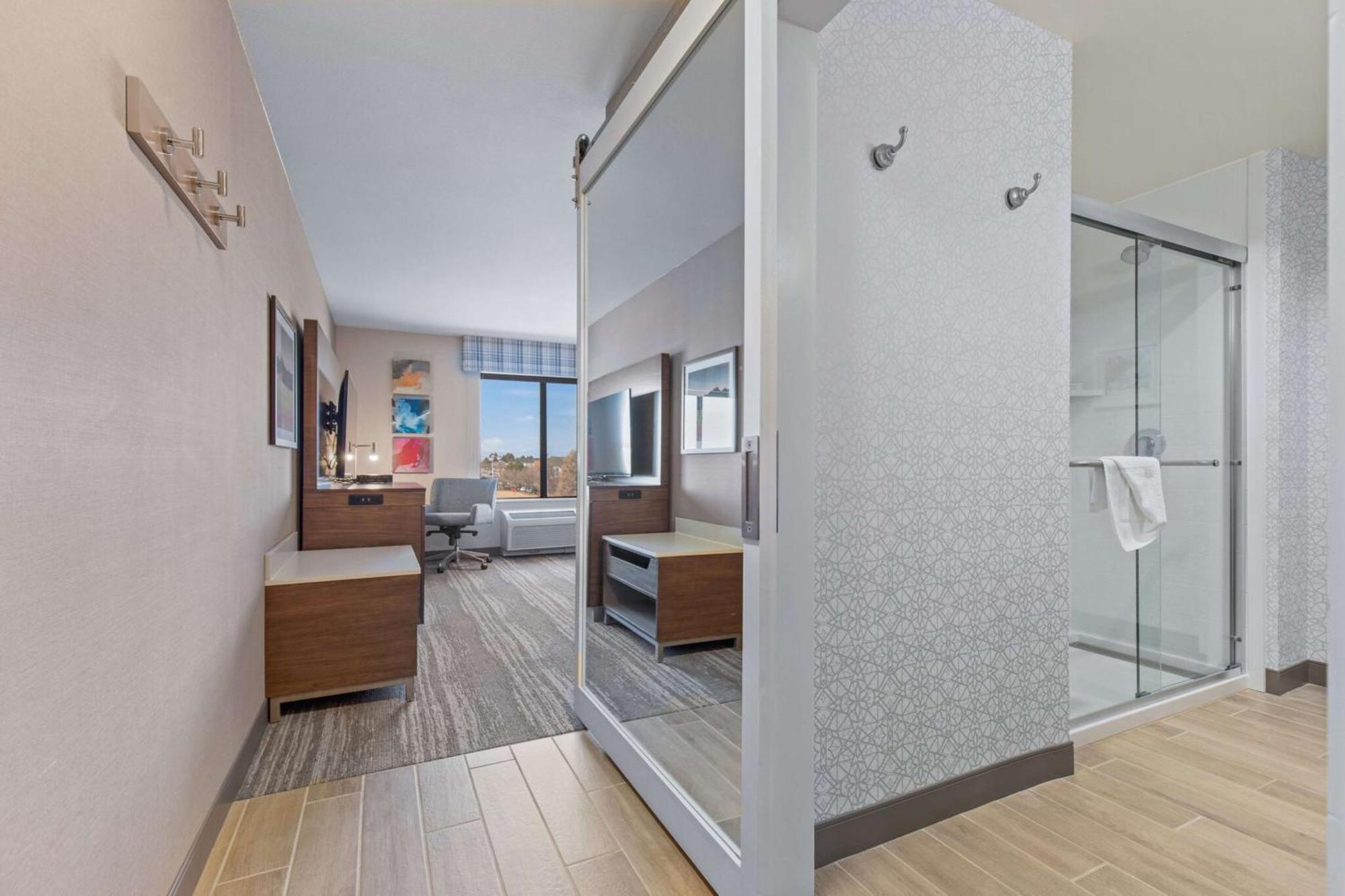 Hotel Hampton &