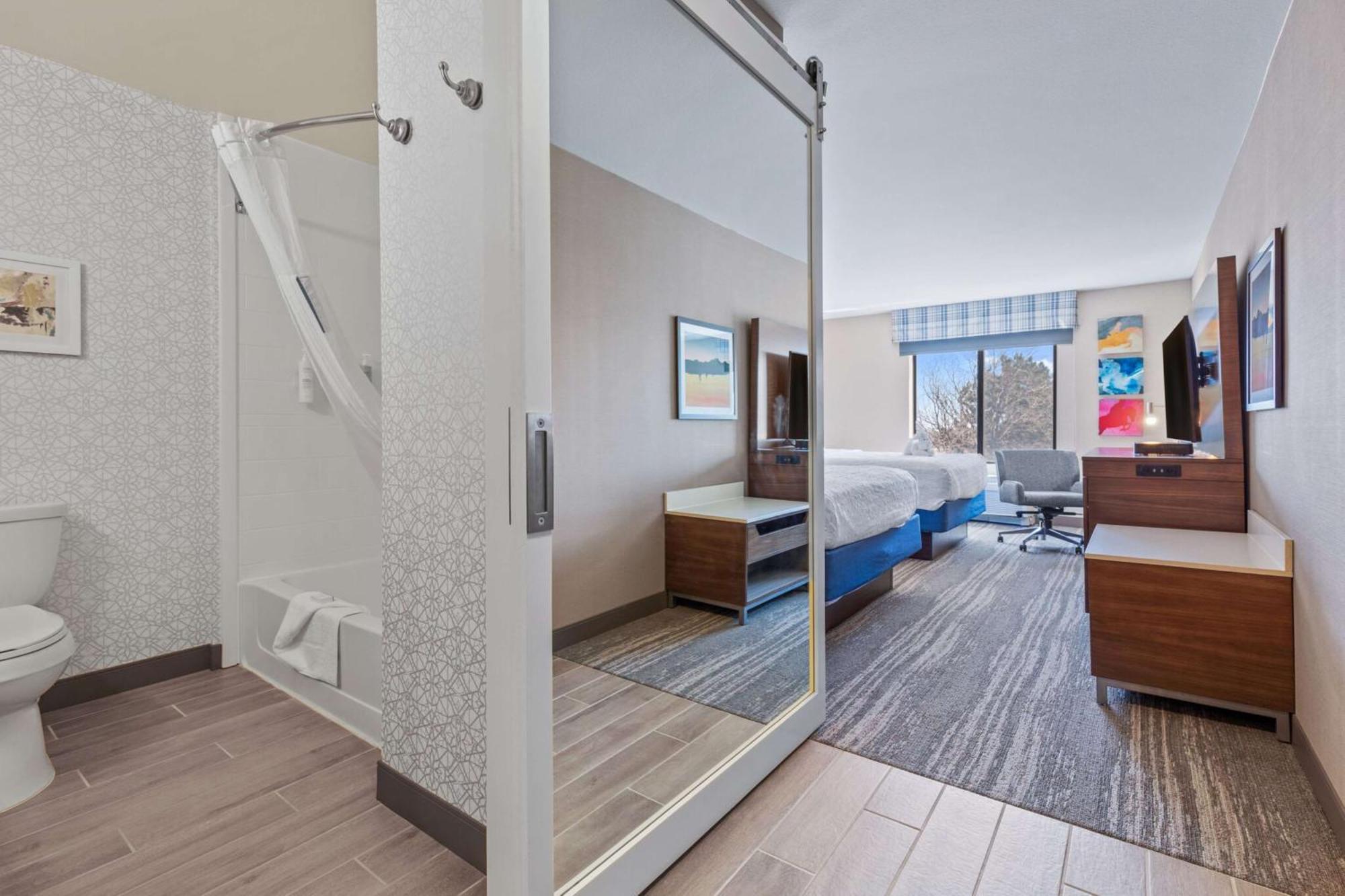 Hampton & Hotel Greeley